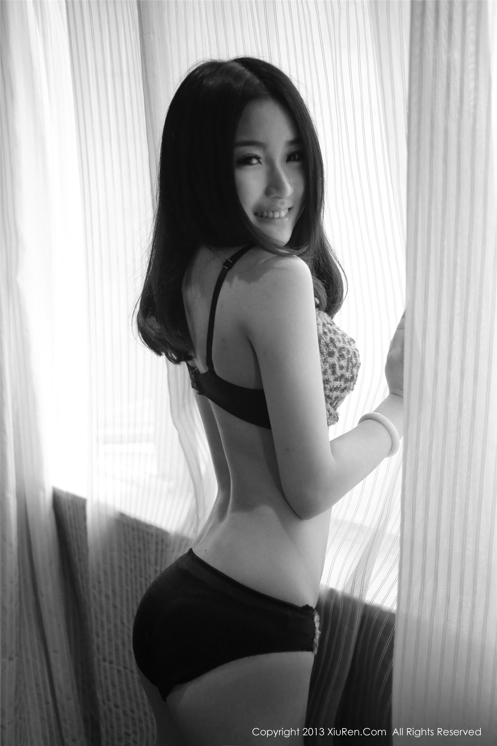 [秀人] 2013.09.24 MOON嘉依